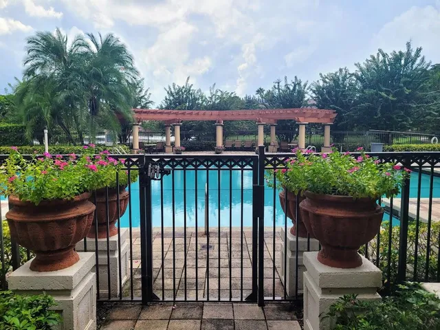 $1,625 | 4195 Haverhill Road, Unit 324, West Palm Beach, FL 33417