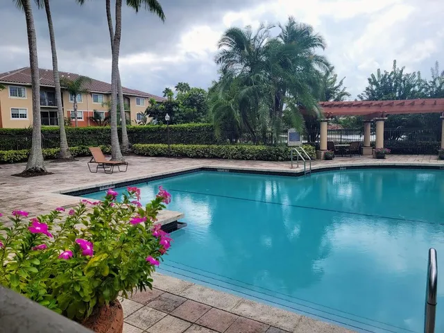 $1,625 | 4195 Haverhill Road, Unit 324, West Palm Beach, FL 33417