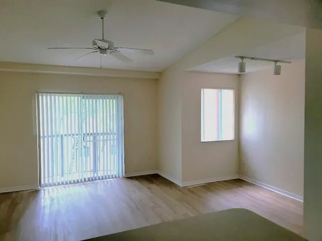 $1,625 | 4195 Haverhill Road, Unit 324, West Palm Beach, FL 33417