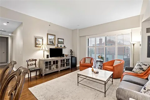$649,000 | 4950 Central Street, Unit 306, Kansas City, MO 64112