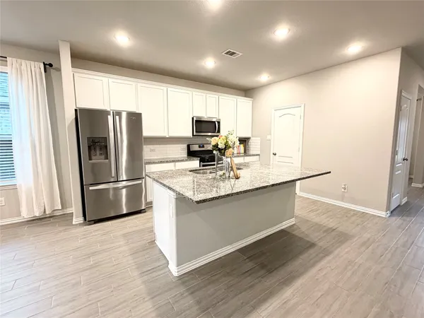 $2,280 | 8319 Divot Trace, Fulshear, TX 77441