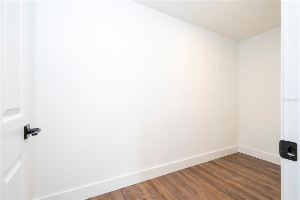 1124 Munster Street Orlando, FL 32803 - Photo 58 of 64 a view of a small space