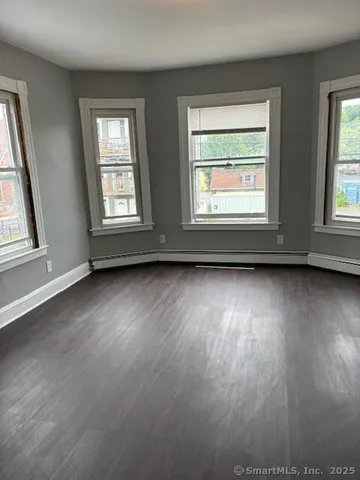 $1,500 | 118 East Farm Street, Waterbury, CT 06704