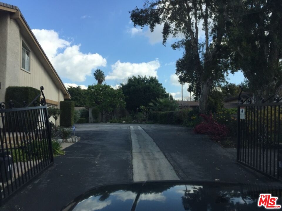 1408 Valley View Road, Unit 2 Glendale, CA 91202 - Photo 4 of 22