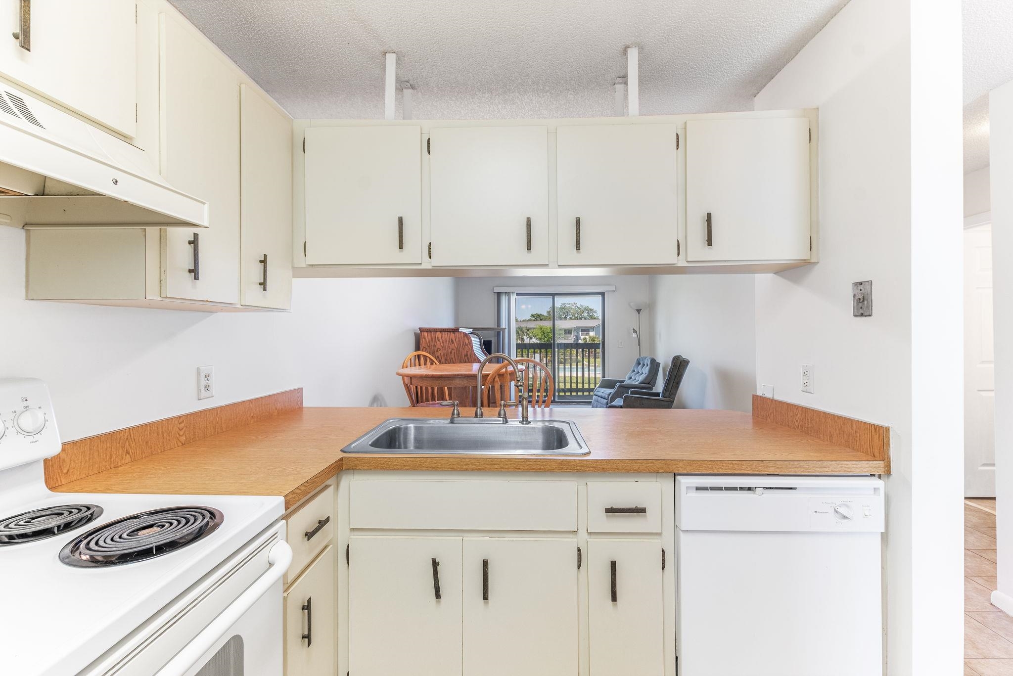 700 West Pope Road, Unit D28 St. Augustine, FL 32080 - Photo 10 of 32 Gallery Image 10