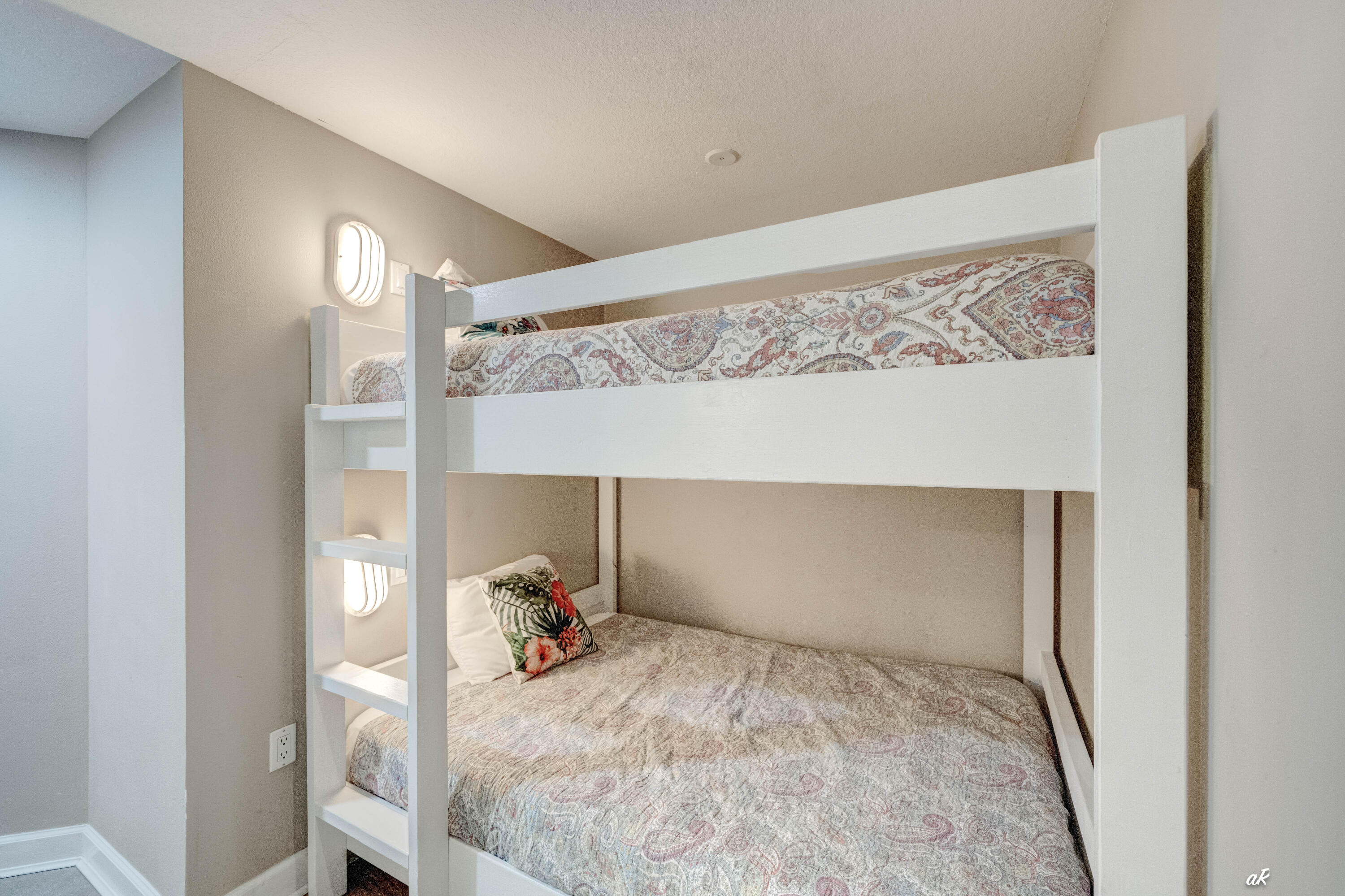 11807 Front Beach Road, Unit 1605 Panama City Beach, FL 32407 - Photo 18 of 53 Bunks-2