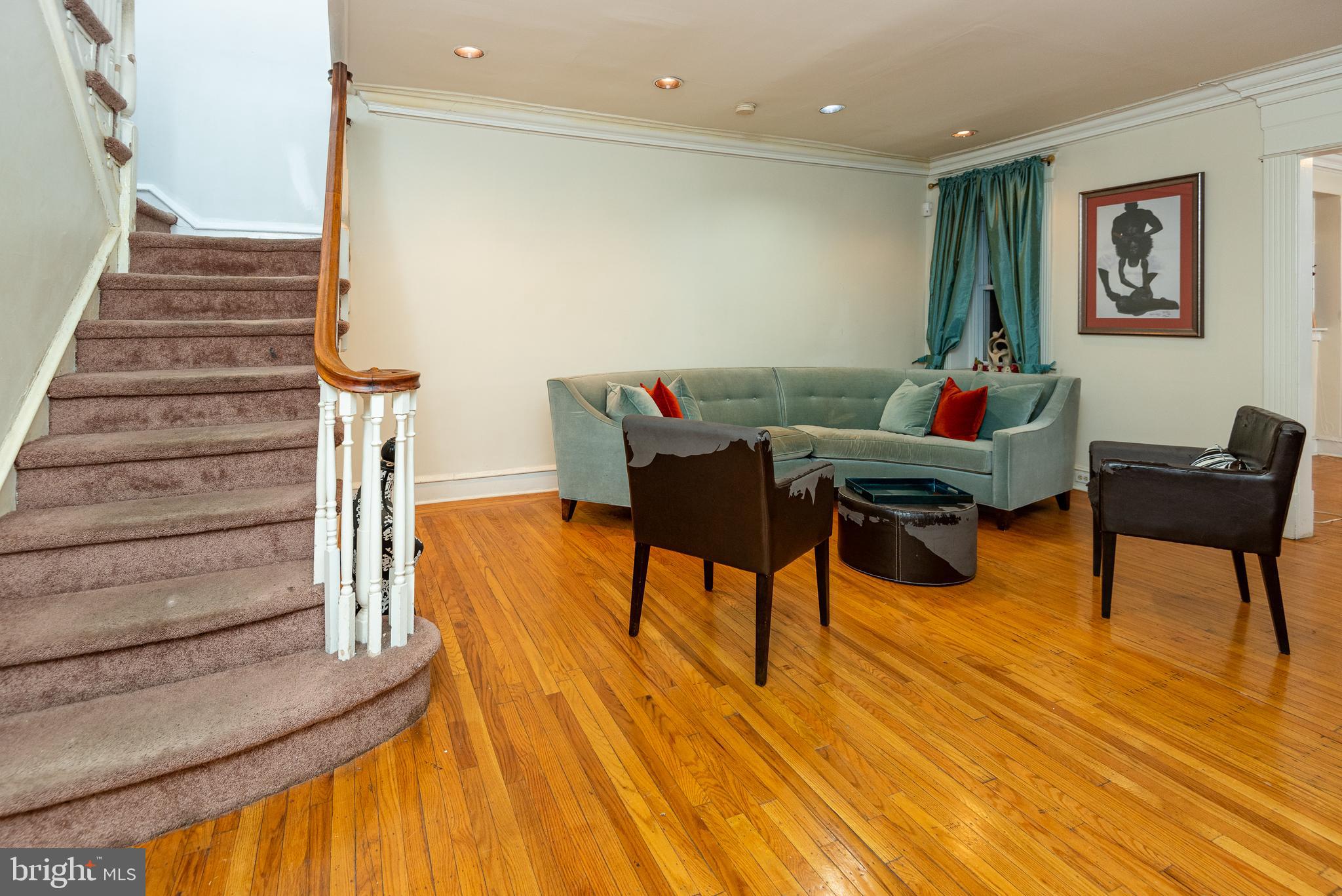 426 Glen Echo Road Philadelphia, PA 19119 - Photo 10 of 77 a workspace with wooden floor and furniture