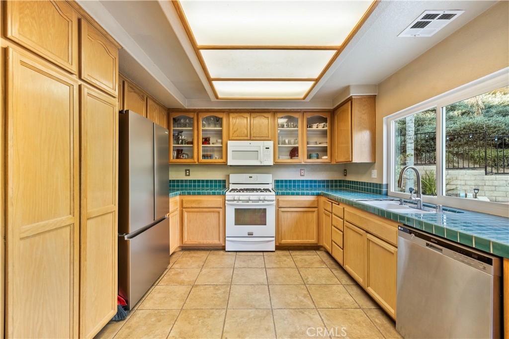 27729 Villa Canyon Road Castaic, CA 91384 - Photo 21 of 72