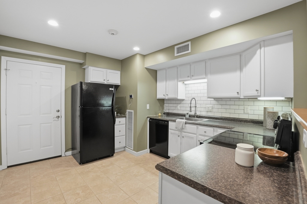 48 Phillips Road, Unit 17 Holden, MA 01520 - Photo 8 of 25