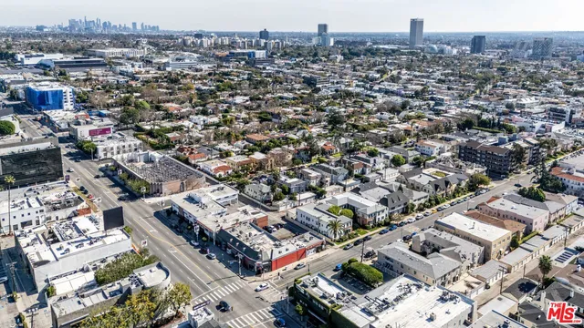 $1,650,000 | 139 North Harper Avenue, Los Angeles, CA 90048