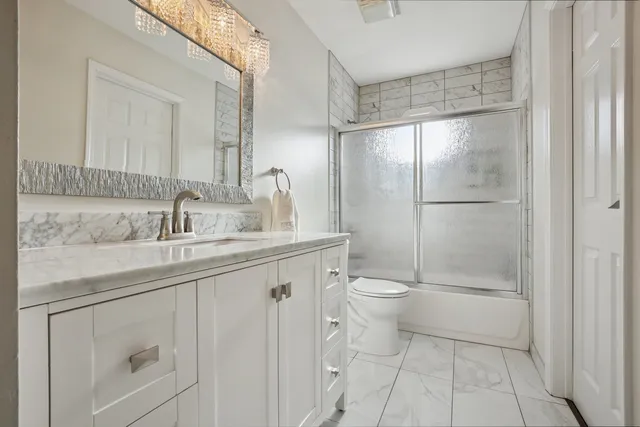 $569,000 | 639 Comstock Avenue, Elmhurst, IL 60126