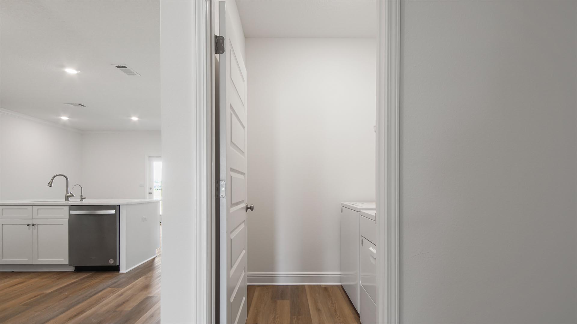 323 Holley Grv Lane Santa Rosa Beach, FL 32459 - Photo 36 of 37 Rhett_34_Hall to Laundry