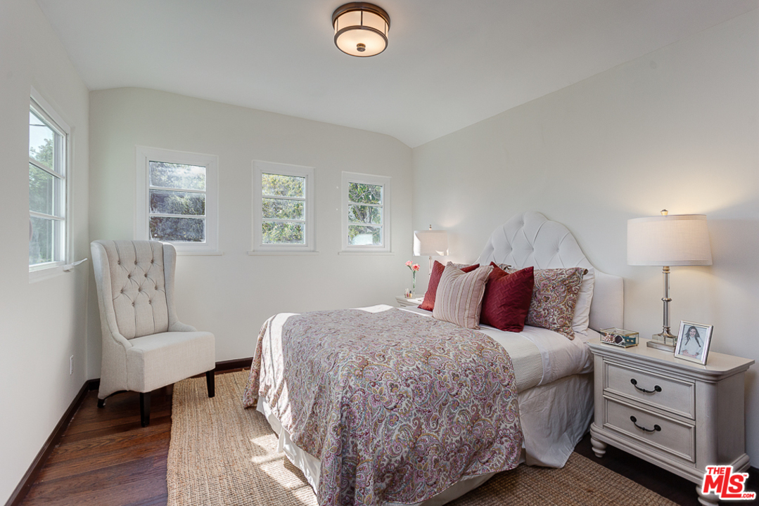 1210 Solita Road Pasadena, CA 91103 - Photo 12 of 24 Gallery Image 12