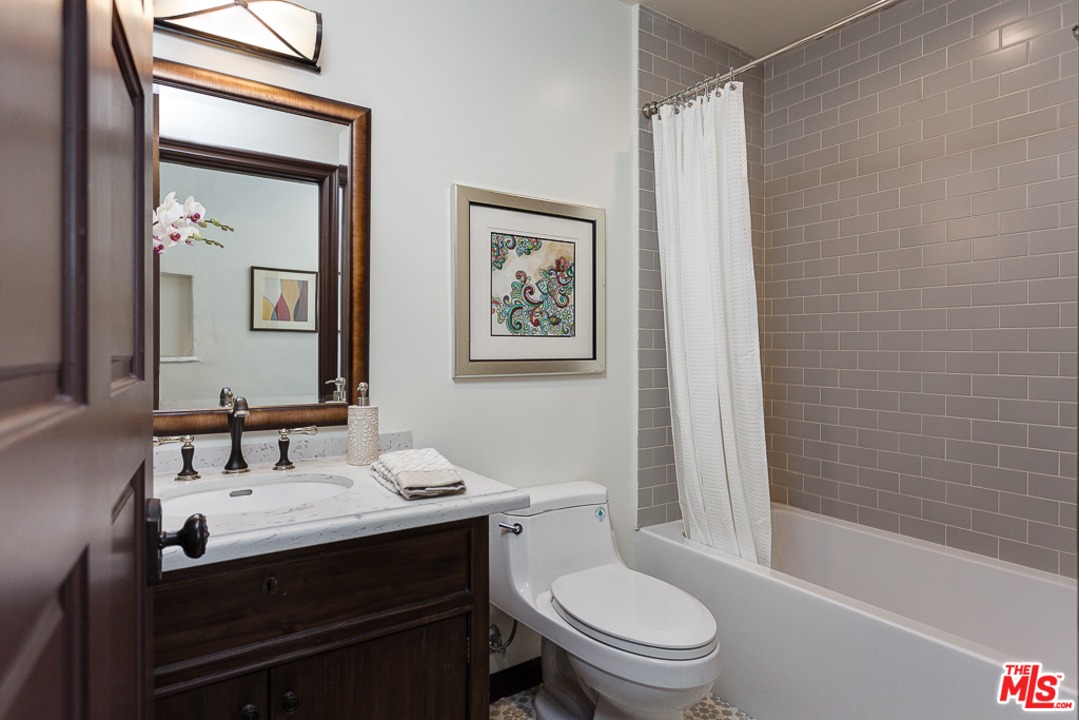 1210 Solita Road Pasadena, CA 91103 - Photo 13 of 24 Gallery Image 13