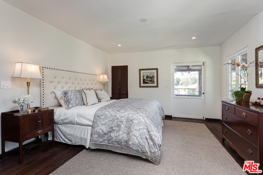 1210 Solita Road Pasadena, CA 91103 - Photo 14 of 24 Gallery Image 14