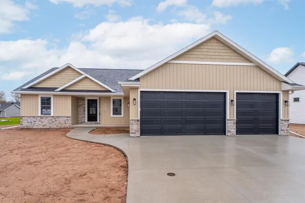 $599,900 | W5845 Roundstone Place, Menasha, WI 54952
