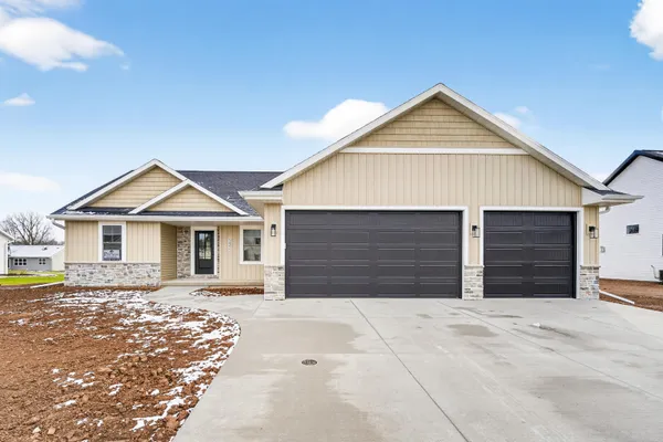 $599,900 | W5845 Roundstone Place, Menasha, WI 54952