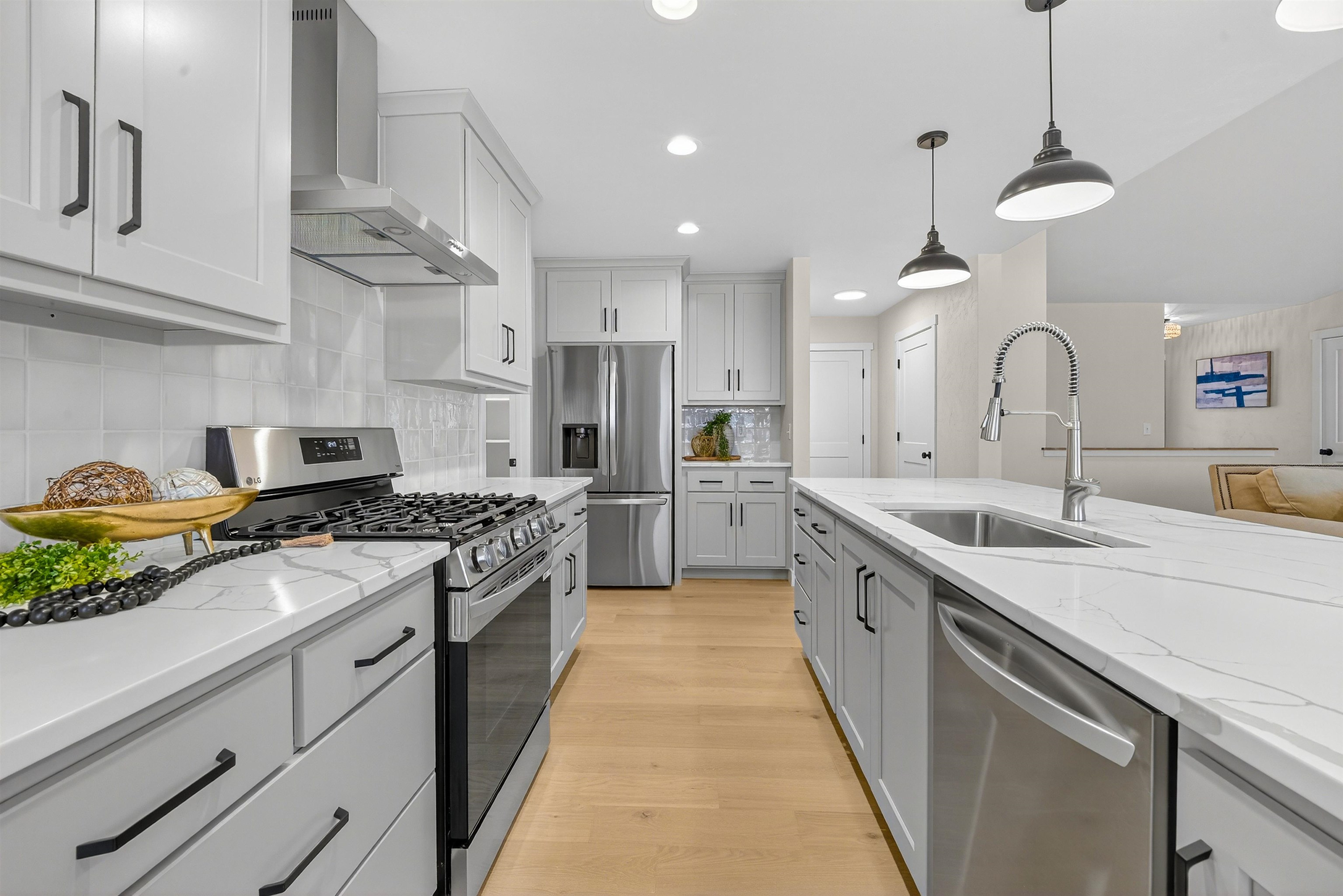 W5845 Roundstone Place Menasha, WI 54952 - Photo 12 of 38