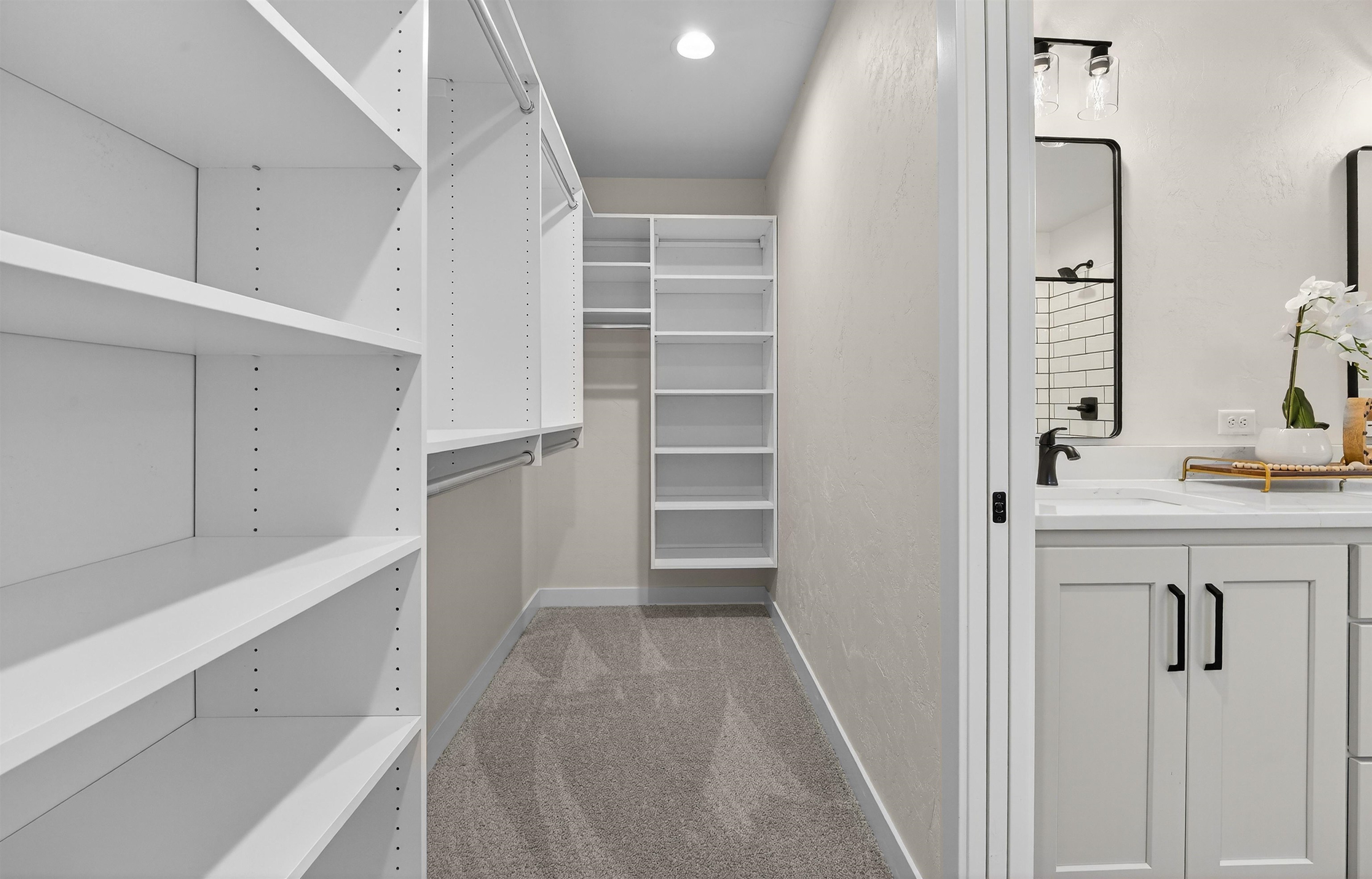 W5845 Roundstone Place Menasha, WI 54952 - Photo 22 of 39