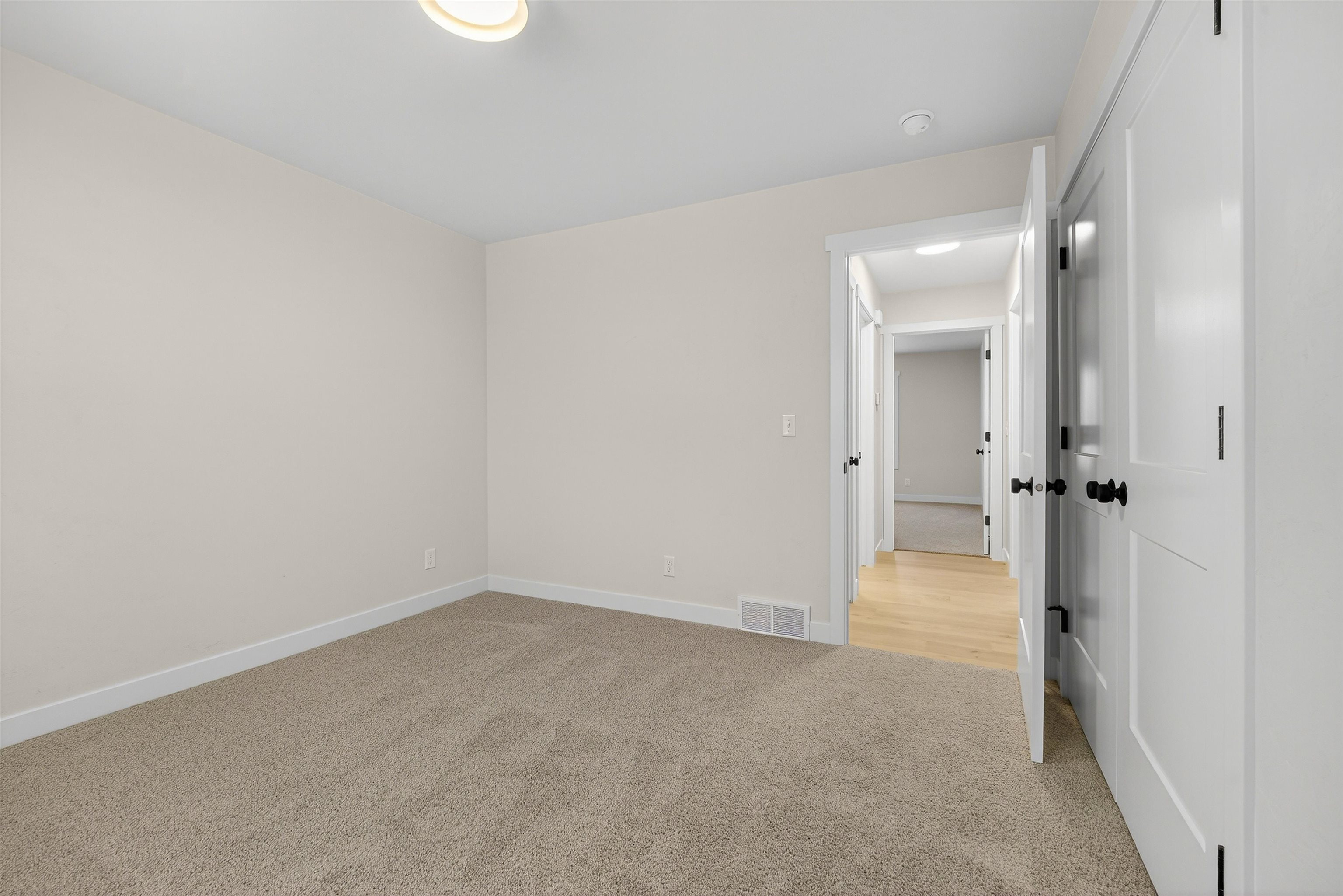 W5845 Roundstone Place Menasha, WI 54952 - Photo 26 of 38