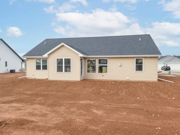 $599,900 | W5845 Roundstone Place, Menasha, WI 54952