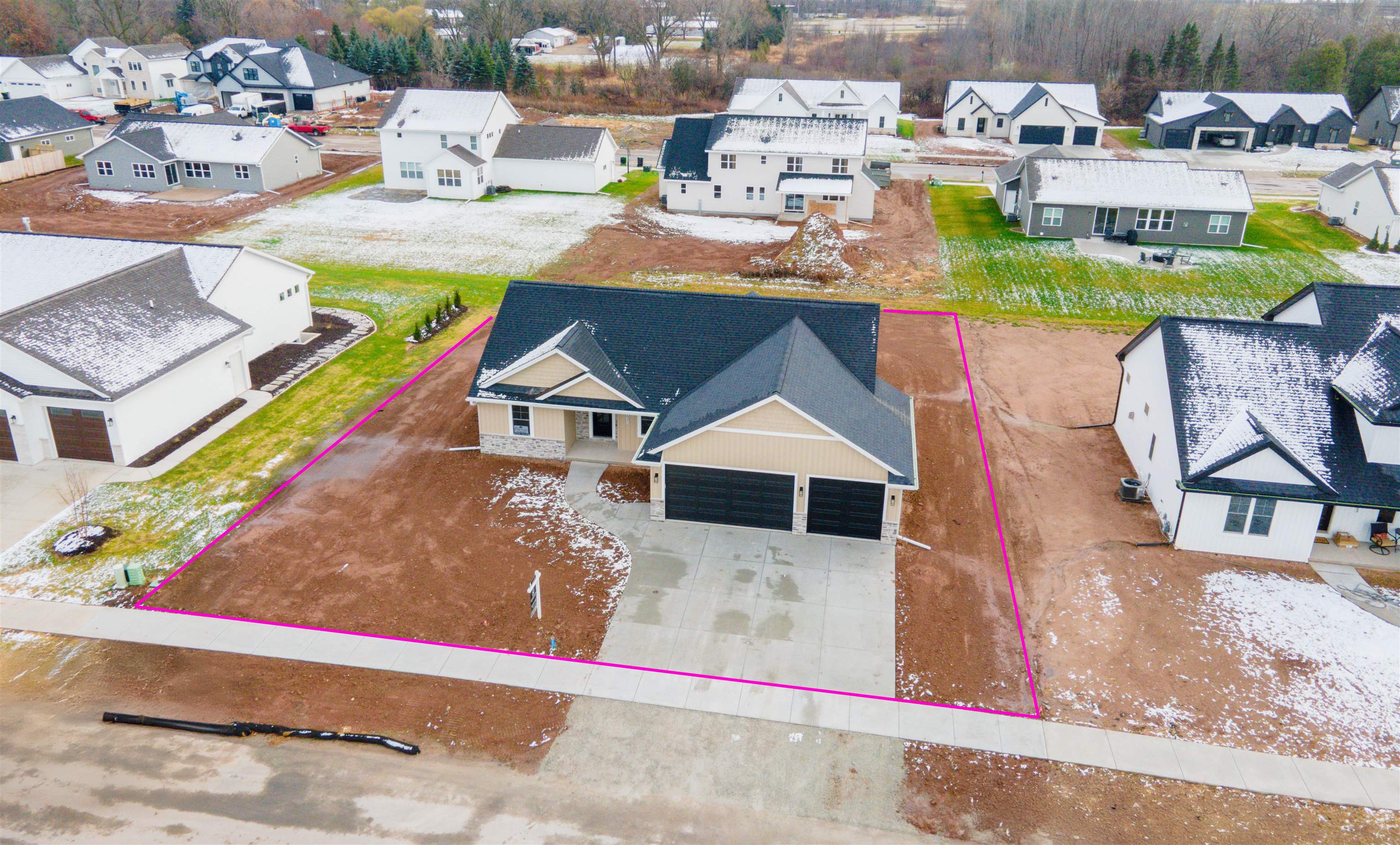 W5845 Roundstone Place Menasha, WI 54952 - Photo 36 of 38