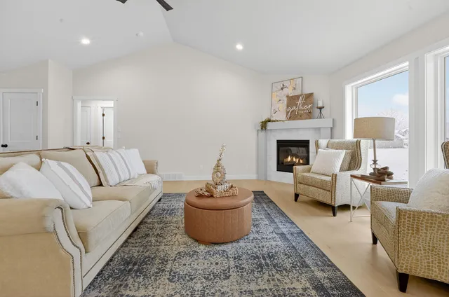 $599,900 | W5845 Roundstone Place, Menasha, WI 54952