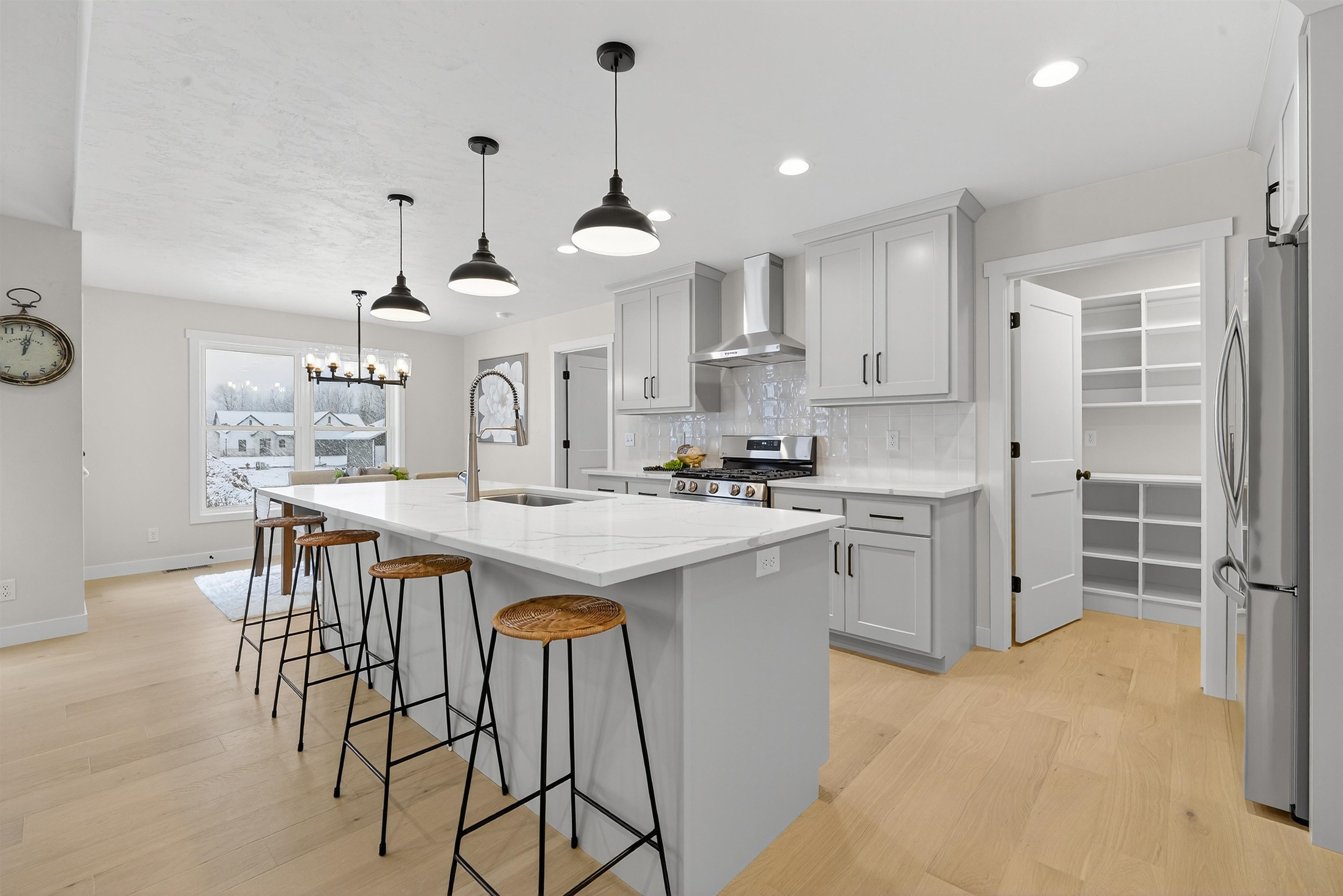 W5845 Roundstone Place Menasha, WI 54952 - Photo 9 of 39