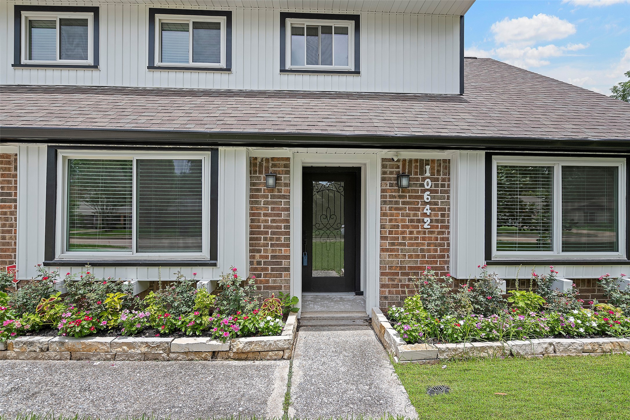10642 Mayfield Road Houston, TX 77043 - Photo 2 of 40 Gallery Image 2