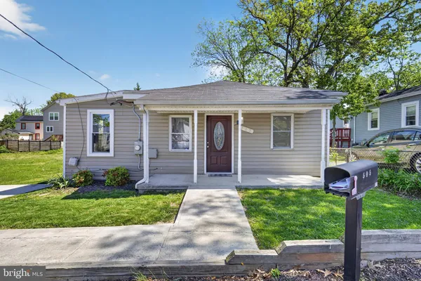 $2,500 | 505 69th Street, Capitol Heights, MD 20743