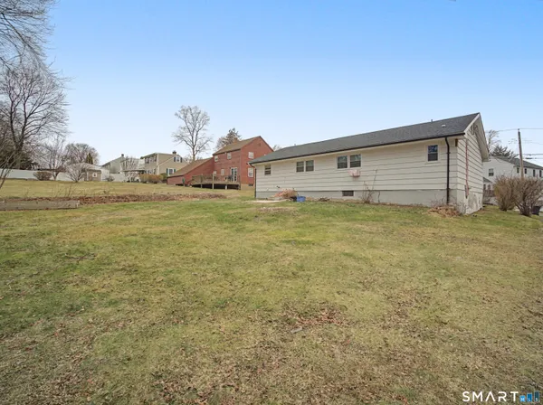 $549,900 | 20 Chatfield Drive, Trumbull, CT 06611
