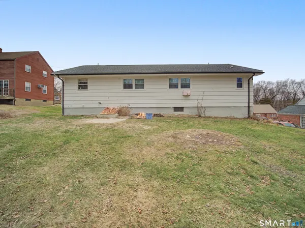 $549,900 | 20 Chatfield Drive, Trumbull, CT 06611