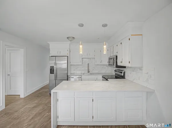 $549,900 | 20 Chatfield Drive, Trumbull, CT 06611