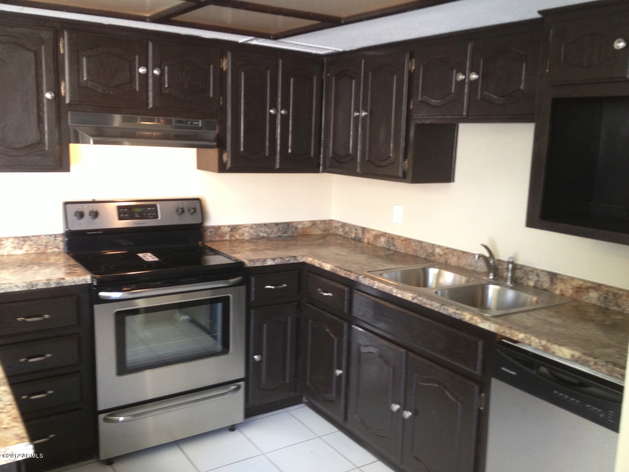 7208 West Monterosa Street Phoenix, AZ 85033 - Photo 2 of 6 IMG_0271