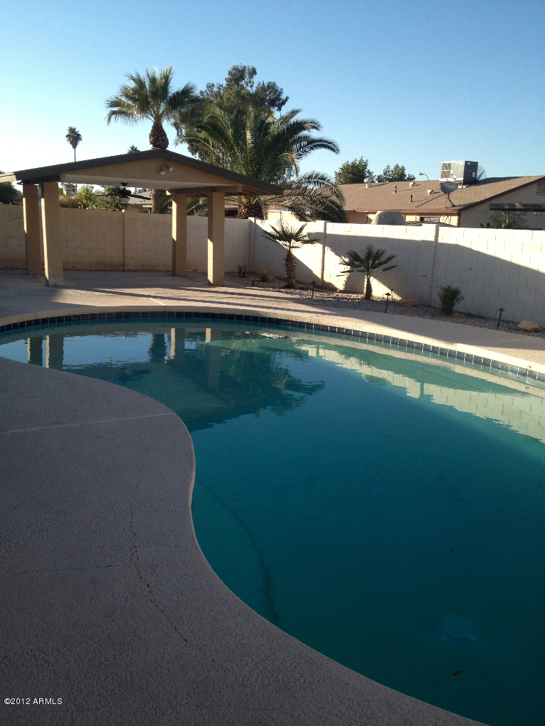 7208 West Monterosa Street Phoenix, AZ 85033 - Photo 3 of 6 IMG_0258