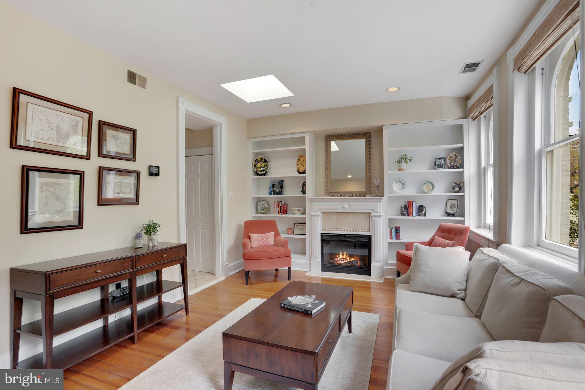 2011 Kalorama Road Northwest, Unit 7 Washington, DC 20009 - Photo 4 of 25 Gallery Image 4