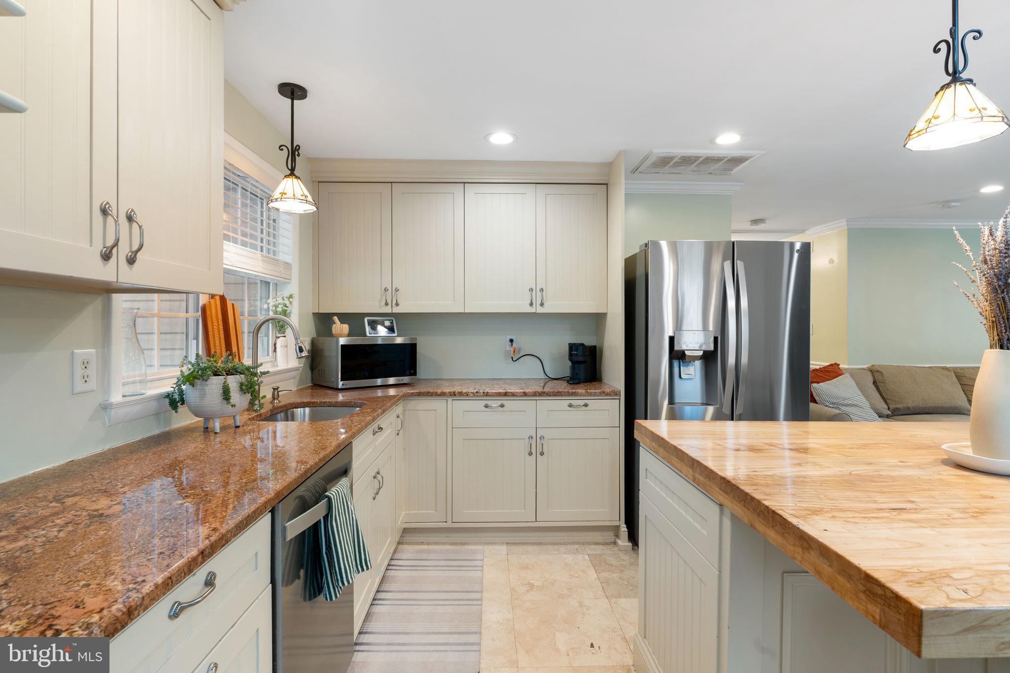 1924 Big Road Gilbertsville, PA 19525 - Photo 11 of 50 You Will Love Cooking Meals While Hosting!