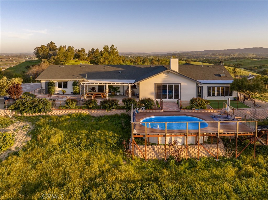 8580 Warren Road Paso Robles, CA 93446 - Photo 1 of 64 Gallery Image 1