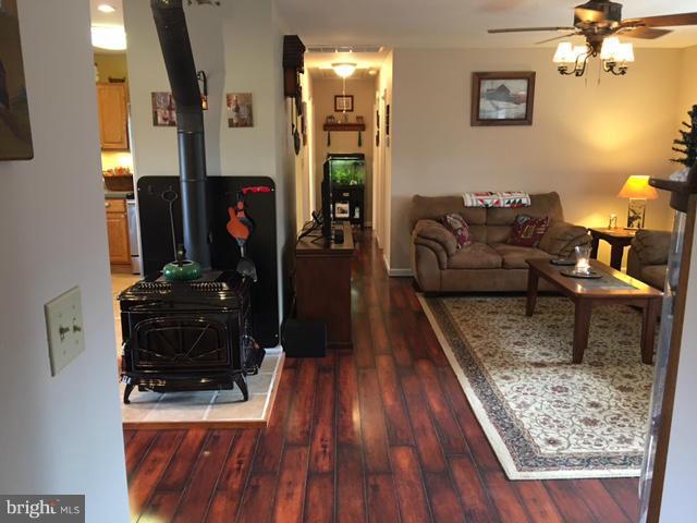 6610 Harmony Road Preston, MD 21655 - Photo 8 of 25 Living Room