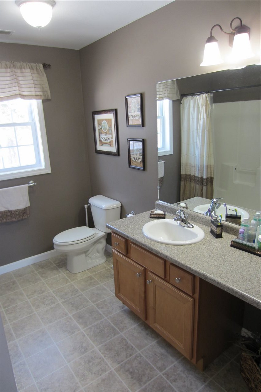 5 South Ridge Drive Manchester, NH 03109 - Photo 18 of 26 Gallery Image 18