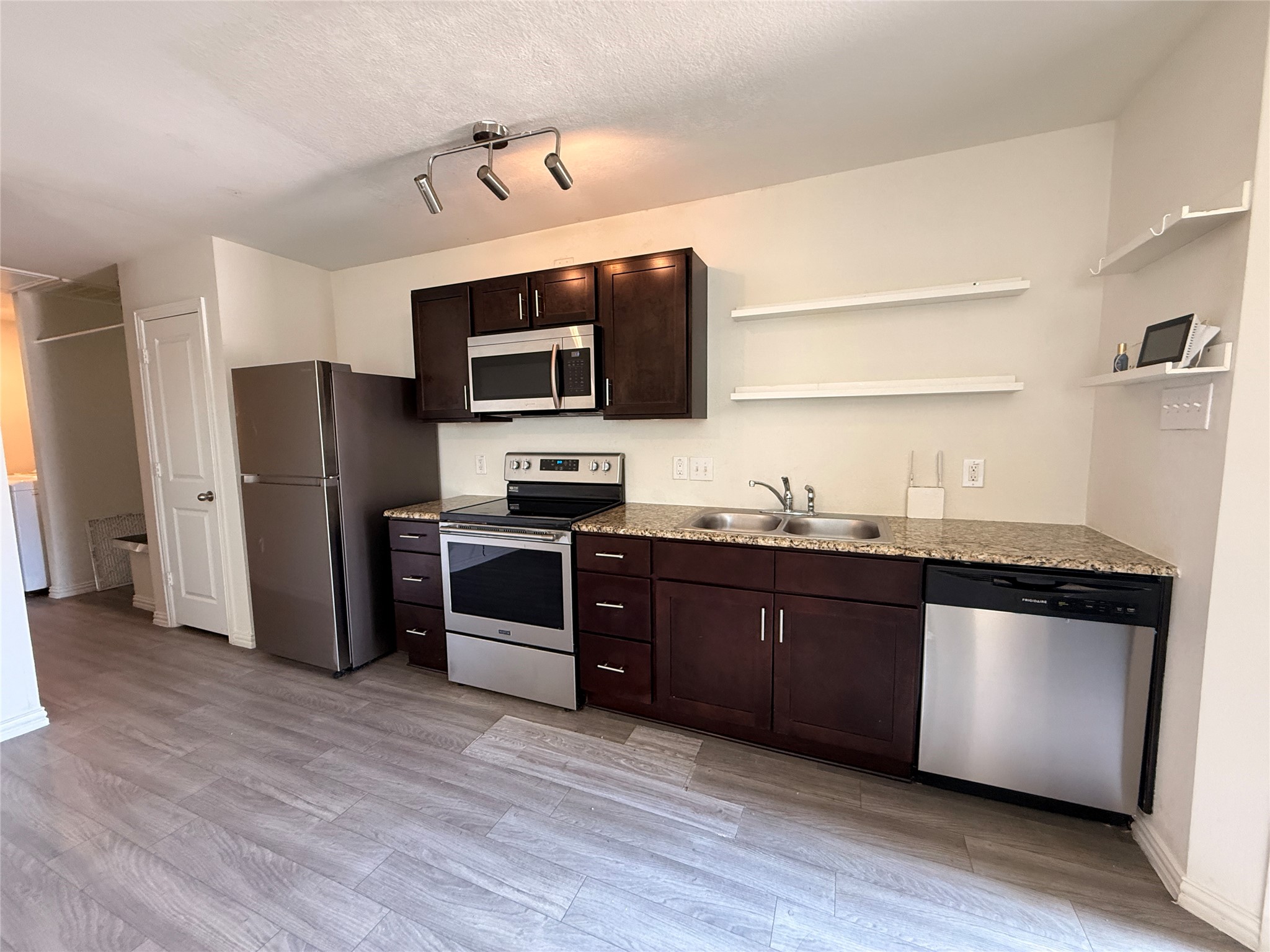 964 Ringold Street, Unit A Houston, TX 77088 - Photo 2 of 14