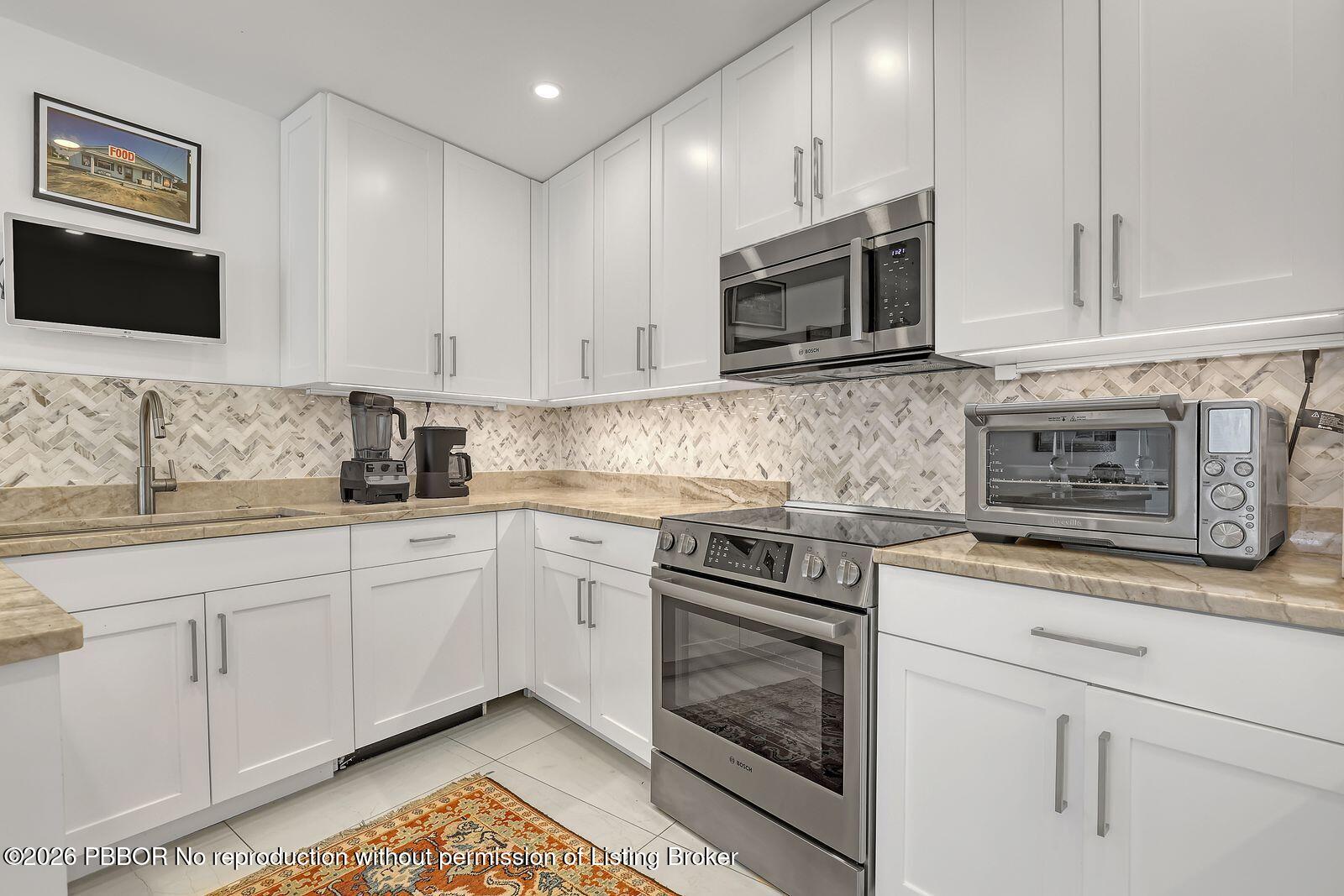 44 Cocoanut Row, Unit 507B Palm Beach, FL 33480 - Photo 5 of 17 Kitchen