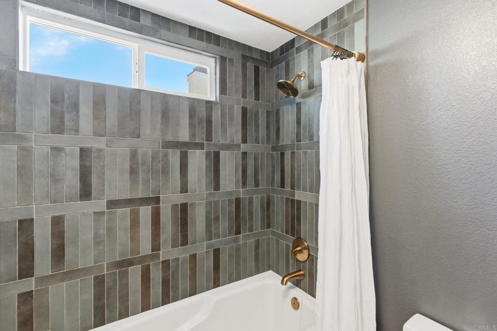 5004 Viewridge Way Oceanside, CA 92056 - Photo 21 of 34 Gallery Image 21