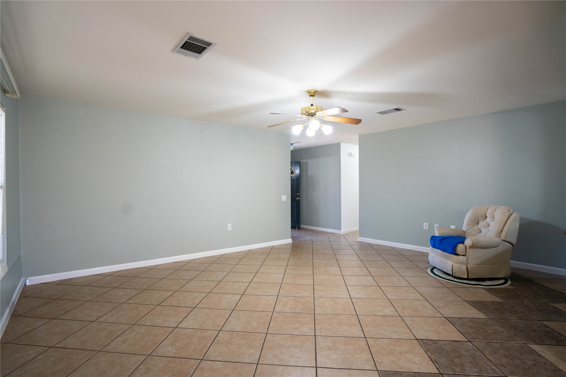 7516 Cats-Eye Lane Austin, TX 78747 - Photo 7 of 30 a view of livingroom with furniture