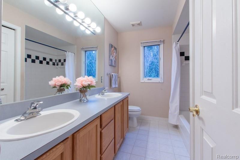 47955 Pavillon Road Canton, MI 48188 - Photo 50 of 53