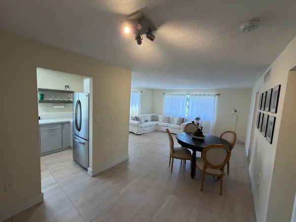 $2,500 | 1020 94th Street, Unit 403, Bay Harbor Islands, FL 33154