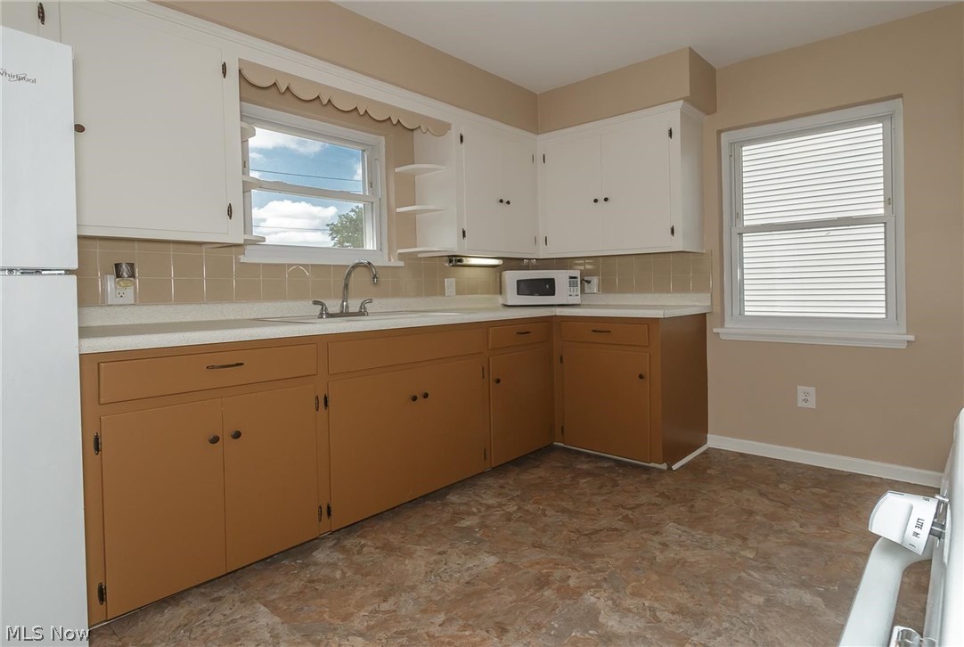 28408 Forest Road Willowick, OH 44095 - Photo 7 of 32