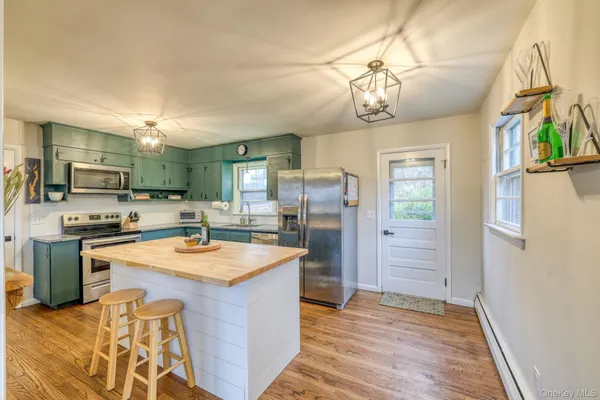 $469,000 | 152 Sunrise Hill Road, Fishkill, NY 12524