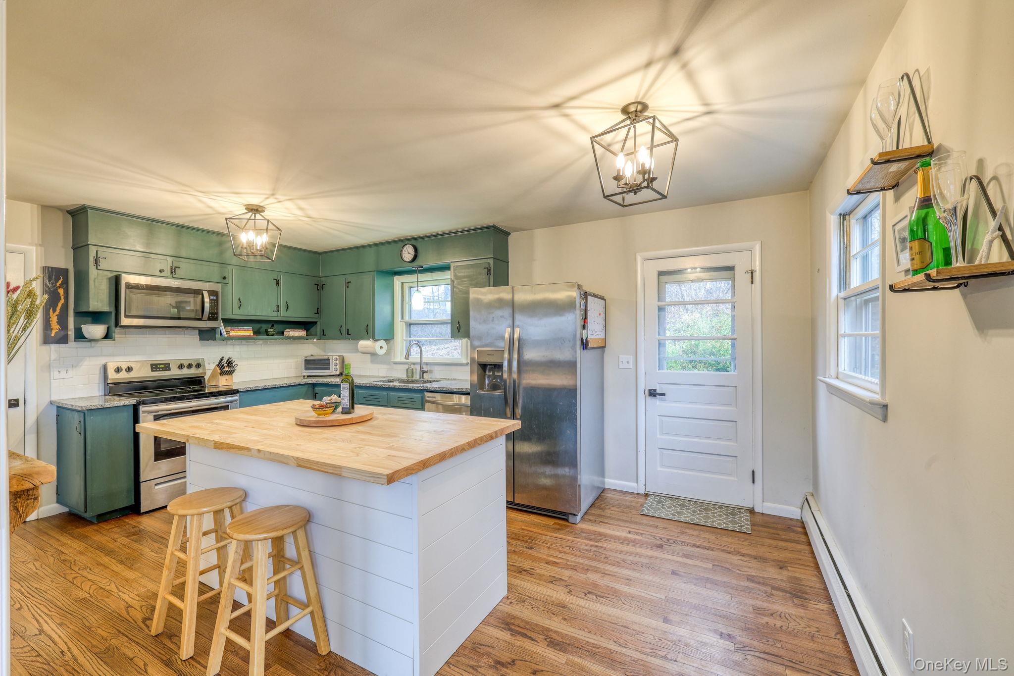 152 Sunrise Hill Road Fishkill, NY 12524 - Photo 6 of 18