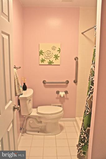 6722 Queens Road Alexandria, VA 22306 - Photo 12 of 28 Bath